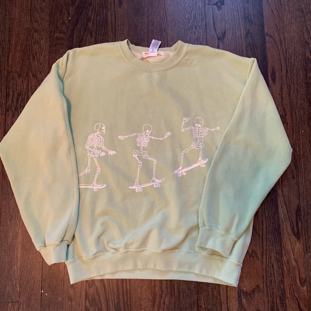 s/m urban outfitters green skeleton sweatshirt